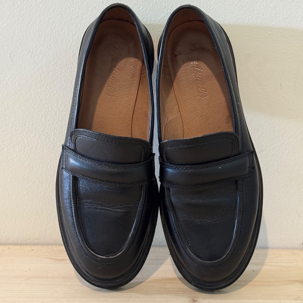 The Bradley Lugsole Loafer in Leather - Picture 3 of 6